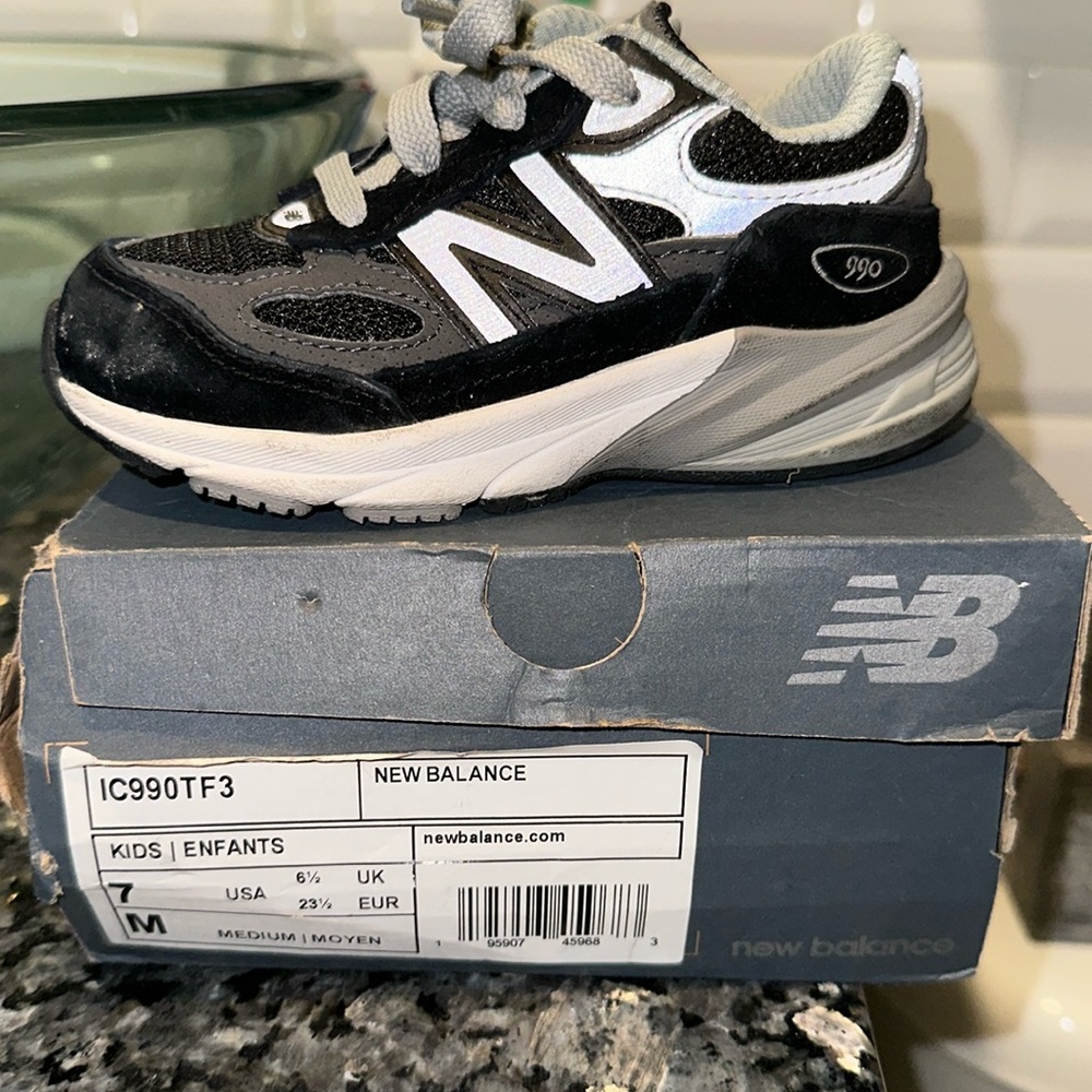 100% Authentic Toddler NewBalance Sneakers Size 7C Used For 2 HOURS NO DAMAGES